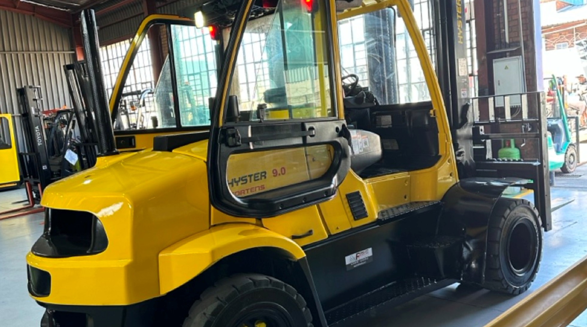 Hyster forklift parts and spare parts Europe - Megantis